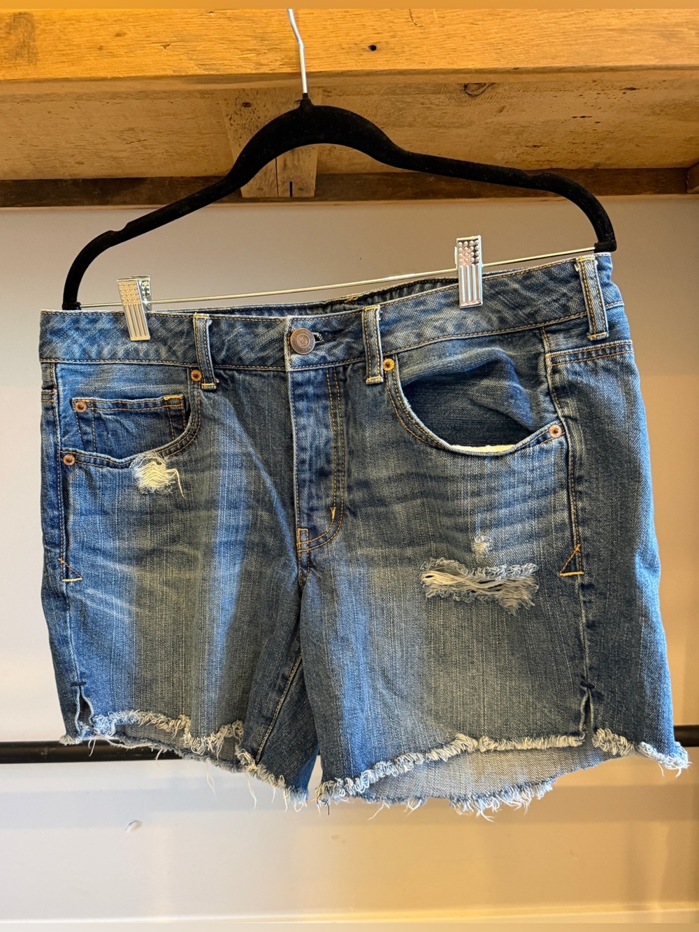 Women’s American Eagle Distressed Denim Women’s Button-fly Shorts (12)